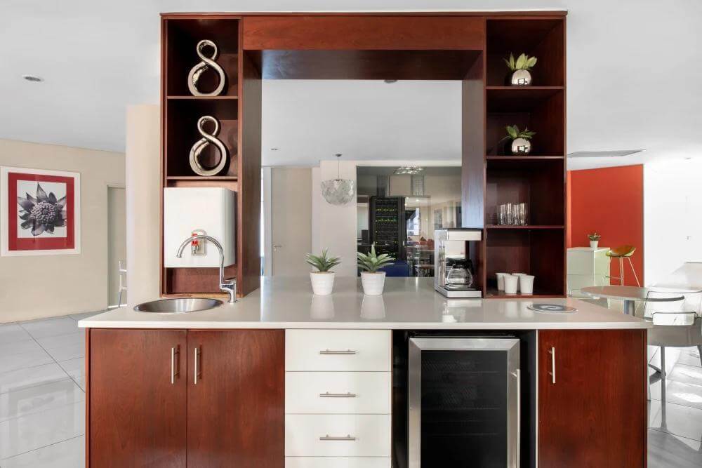 Parktown Metropolitan Office Park office space - View 2 in Johannesburg - internet, office_cleaning, breakout_areas