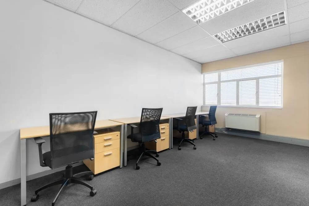 Port Elizabeth, Greenacres office space - View 5 in Gqeberha - internet, office_cleaning, breakout_areas
