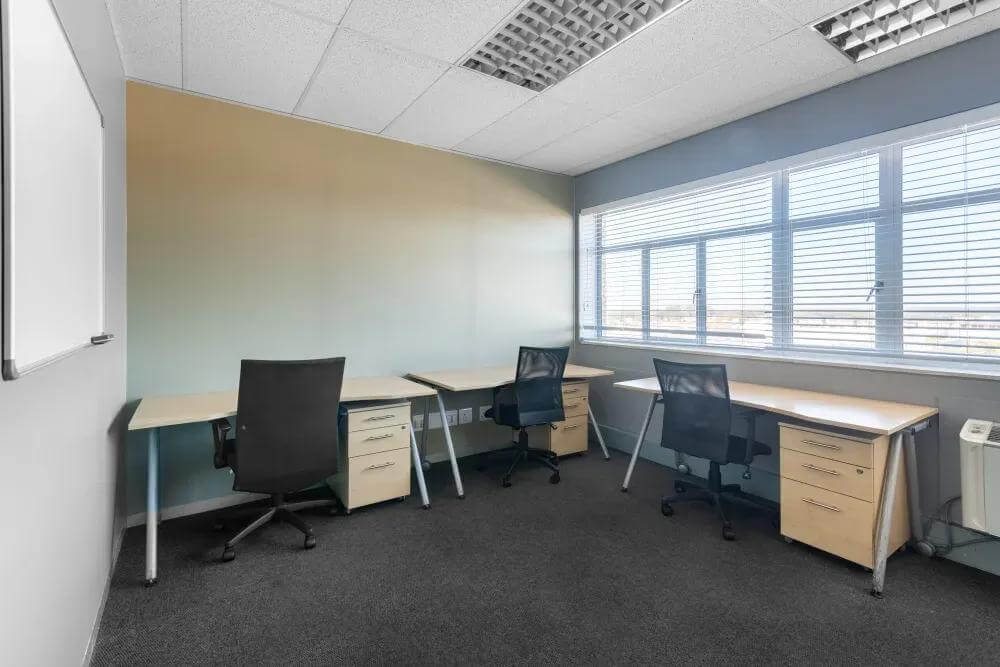 Port Elizabeth, Greenacres office space - View 8 in Gqeberha - internet, office_cleaning, breakout_areas