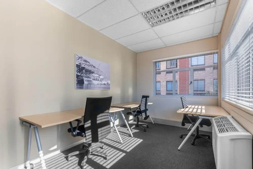 Port Elizabeth, Greenacres office space - View 7 in Gqeberha - internet, office_cleaning, breakout_areas