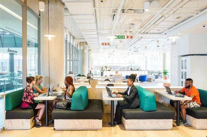 Rosebank, the Link - Photo 6 Rosebank, the Link office space - View 6 in Randburg - internet, office_cleaning, breakout_areas