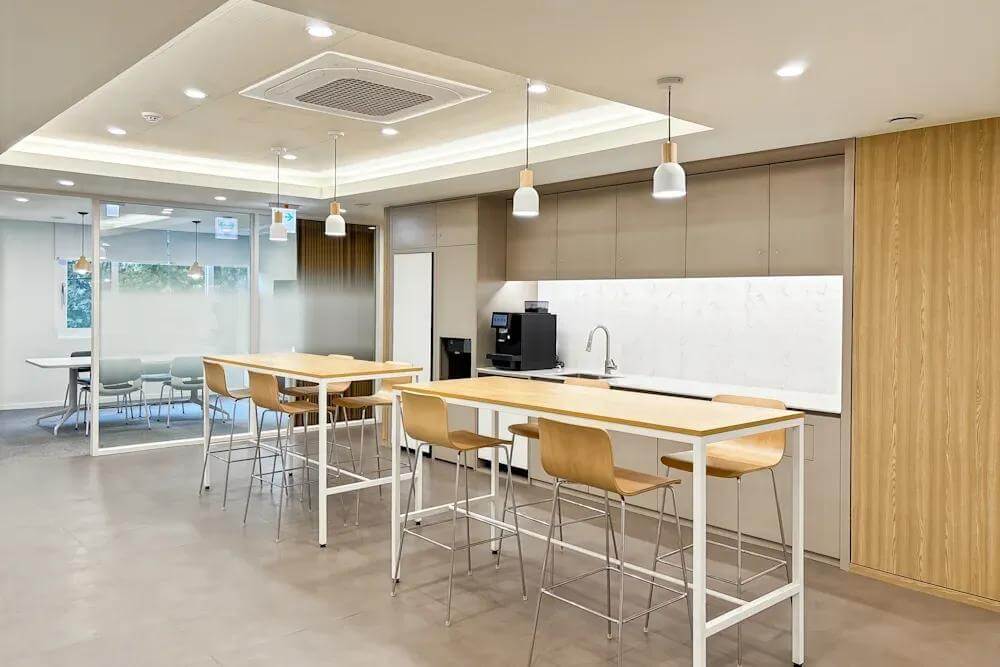 Seoul, Ujung Development - Photo 4 Seoul, Ujung Development office space - View 4 in Seocho District - internet, office_cleaning, breakout_areas