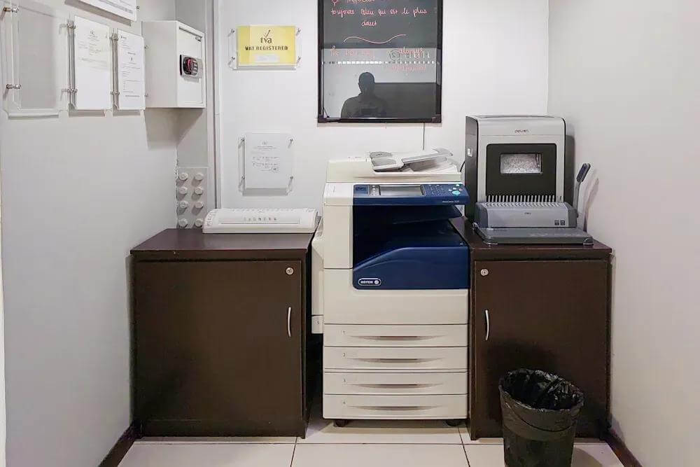 Grand Bay, Central - Photo 6 Grand Bay, Central office space - View 6 in Grand Baie - internet, office_cleaning, breakout_areas