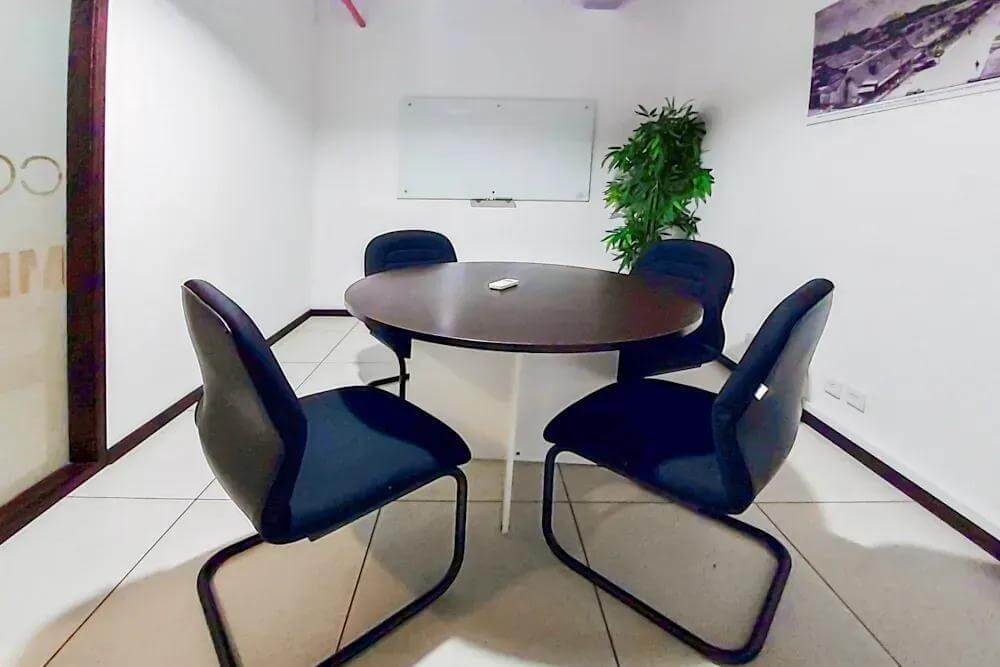 Grand Bay, Central - Photo 4 Grand Bay, Central office space - View 4 in Grand Baie - internet, office_cleaning, breakout_areas