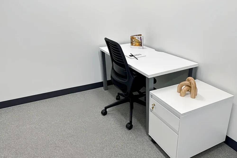 FL, North Miami- Biscayne Blvd office space - View 2 in North Miami - internet, office_cleaning, breakout_areas