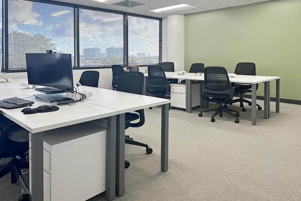 FL, North Miami- Biscayne Blvd office space - View 5 in North Miami - internet, office_cleaning, breakout_areas