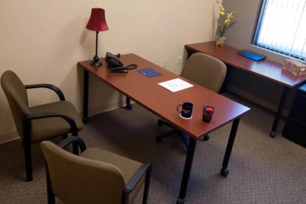 FL, Tampa - Woodland Corporate Center office space - View 2 in Tampa - internet, office_cleaning, breakout_areas