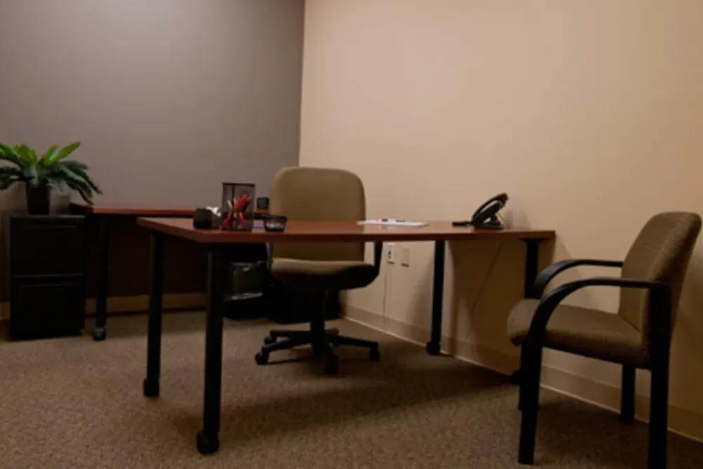 FL, Tampa - Woodland Corporate Center office space - View 7 in Tampa - internet, office_cleaning, breakout_areas