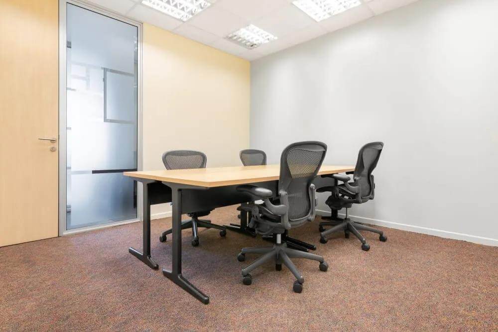 Santiago, Avenida Vitacura office space - View 8 in Las Condes - internet, office_cleaning, breakout_areas