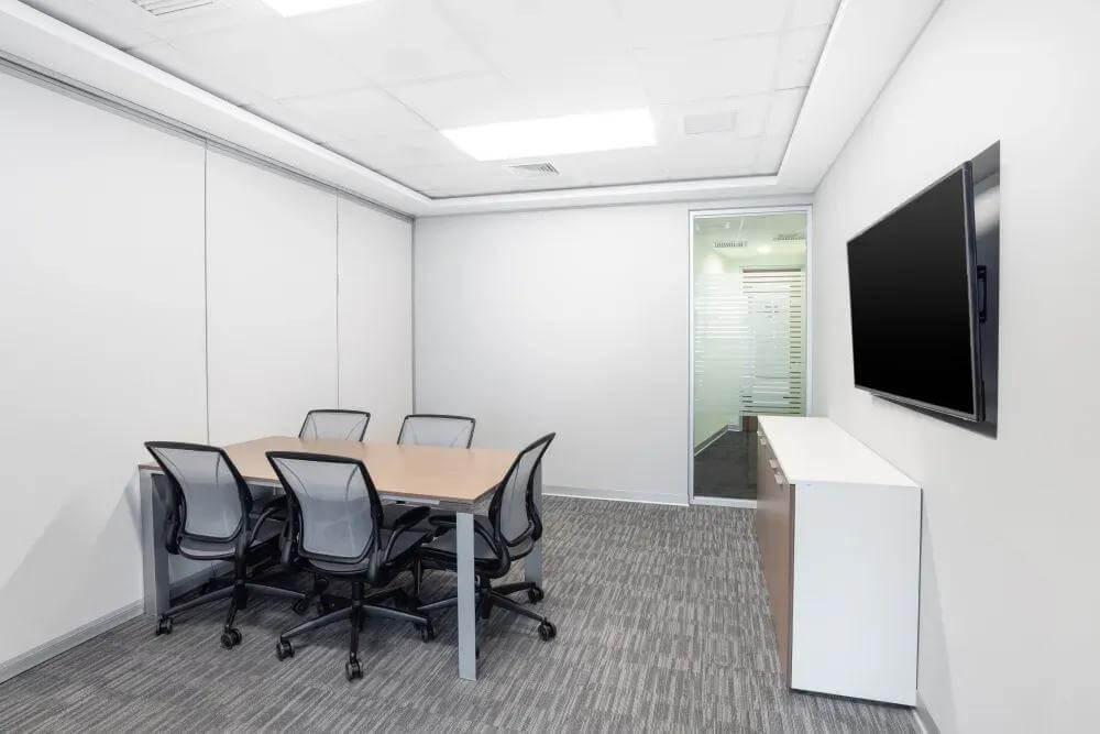 Lima, Central Tower - Photo 8 Lima, Central Tower office space - View 8 in Santiago de Surco - internet, office_cleaning, breakout_areas