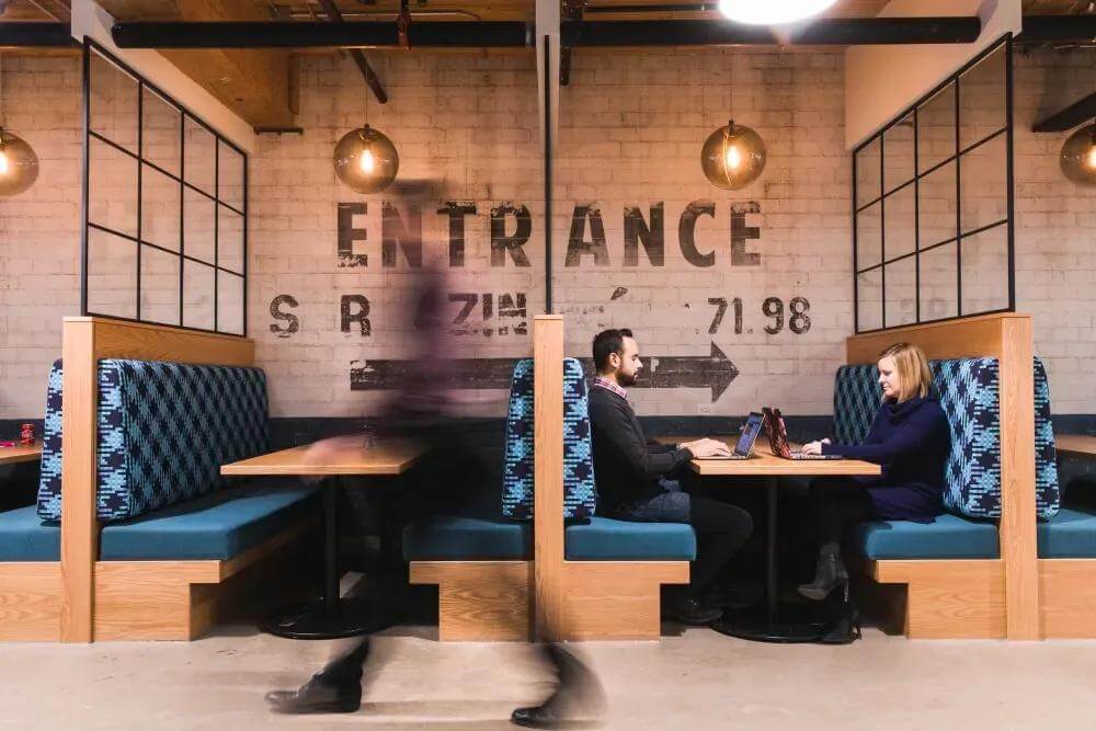 Toronto, 180 John Street - Photo 3 Toronto, 180 John Street office space - View 3 in Toronto - internet, office_cleaning, breakout_areas