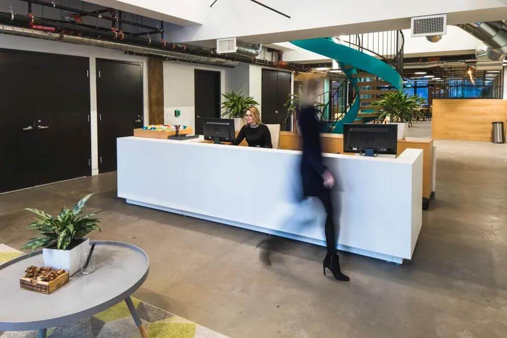 Toronto, 180 John Street - Photo 4 Toronto, 180 John Street office space - View 4 in Toronto - internet, office_cleaning, breakout_areas