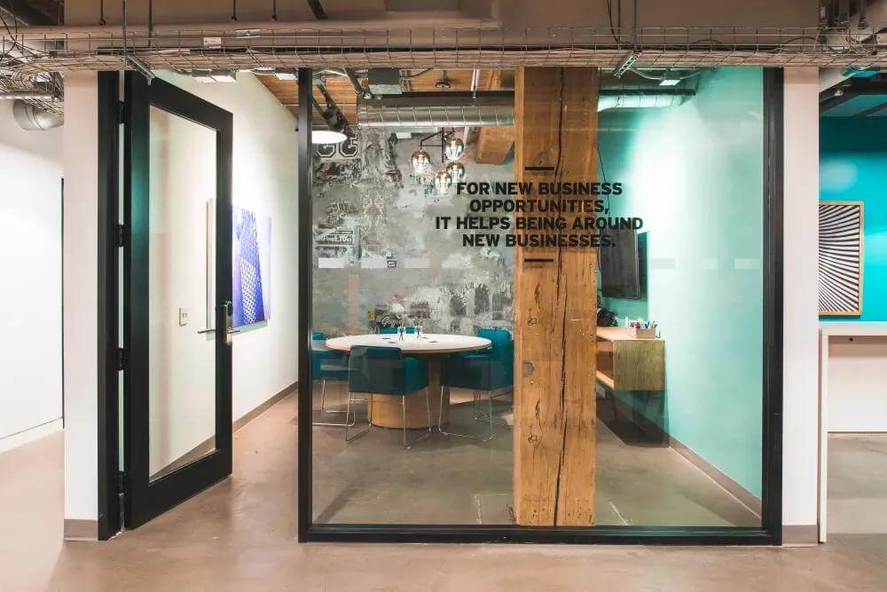 Toronto, 180 John Street - Photo 5 Toronto, 180 John Street office space - View 5 in Toronto - internet, office_cleaning, breakout_areas