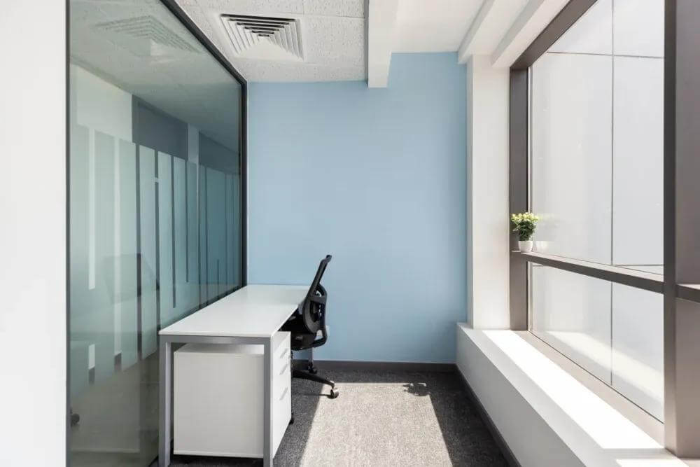 Accra, Atlantic Tower - Photo 4 Accra, Atlantic Tower office space - View 4 in Accra - internet, office_cleaning, breakout_areas