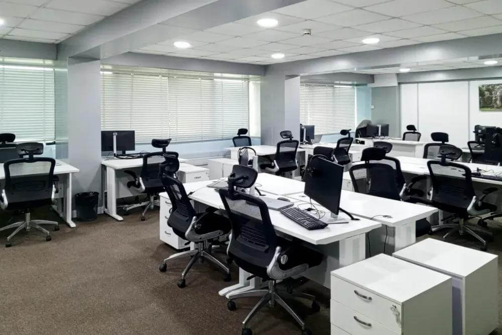 LAGOS, Mulliner Towers - Photo 4 LAGOS, Mulliner Towers office space - View 4 in Lagos - internet, office_cleaning, breakout_areas