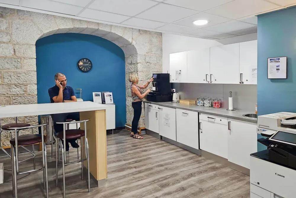 MARSEILLE, Les Docks - Photo 6 MARSEILLE, Les Docks office space - View 6 in Marseille - internet, office_cleaning, breakout_areas