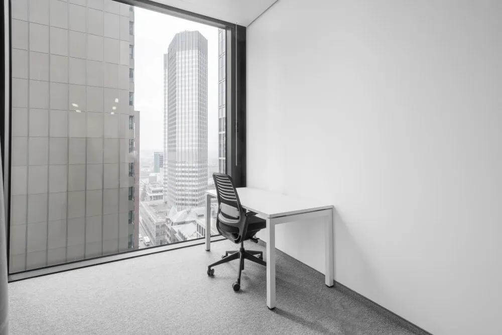 FRANKFURT, Omniturm - Photo 2 FRANKFURT, Omniturm office space - View 2 in Frankfurt am Main - internet, office_cleaning, breakout_areas