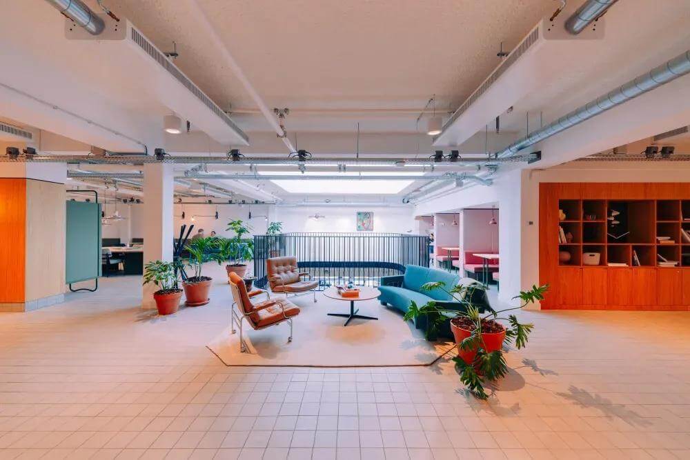 Utrecht, House Modernes office space - View 3 in Utrecht - internet, office_cleaning, breakout_areas