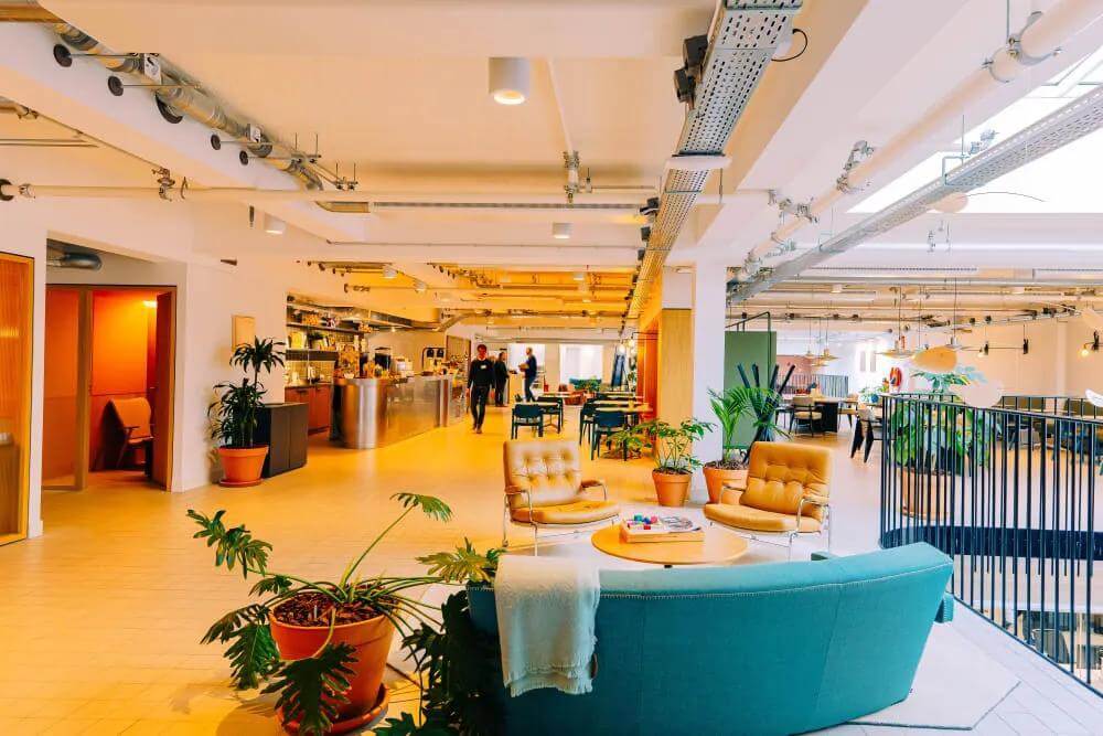 Utrecht, House Modernes office space - View 5 in Utrecht - internet, office_cleaning, breakout_areas