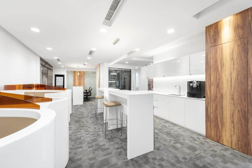 CHENGDU, China Resources Building office space - View 2 in Cheng Du Shi - internet, office_cleaning, breakout_areas