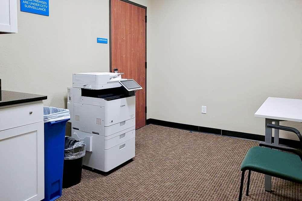 TX, College Station - University Dr - Office space in College Station, Texas