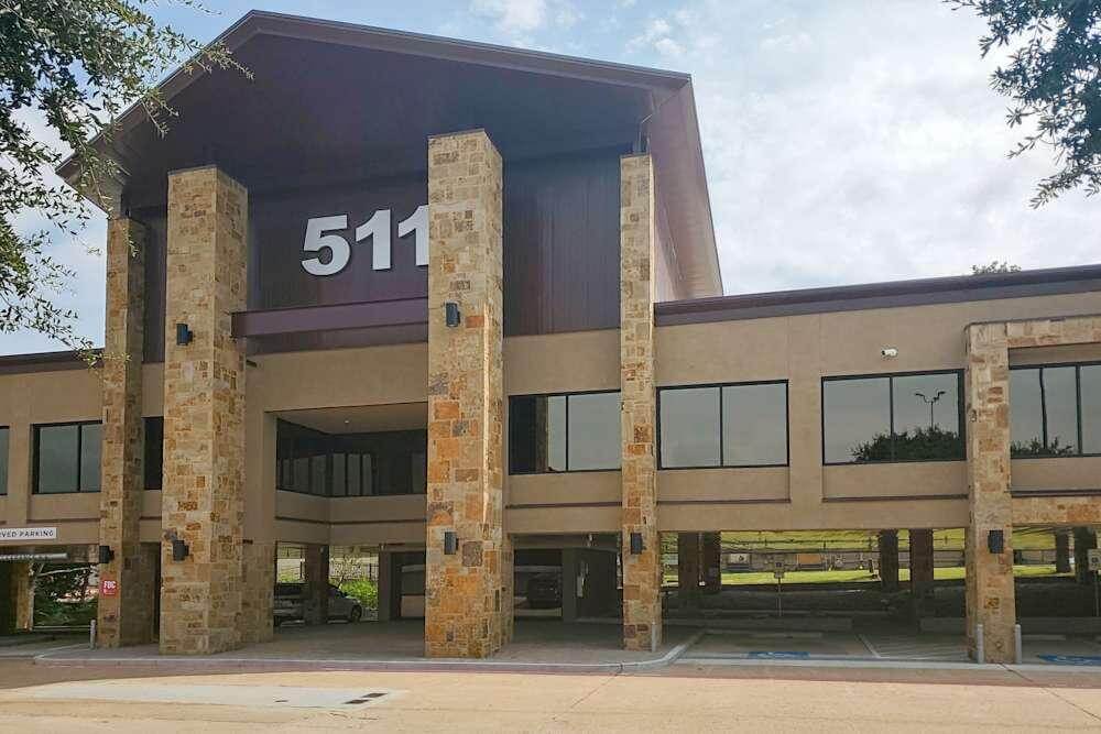 TX, College Station - University Dr office space - View 4 in College Station - internet, office_cleaning, breakout_areas