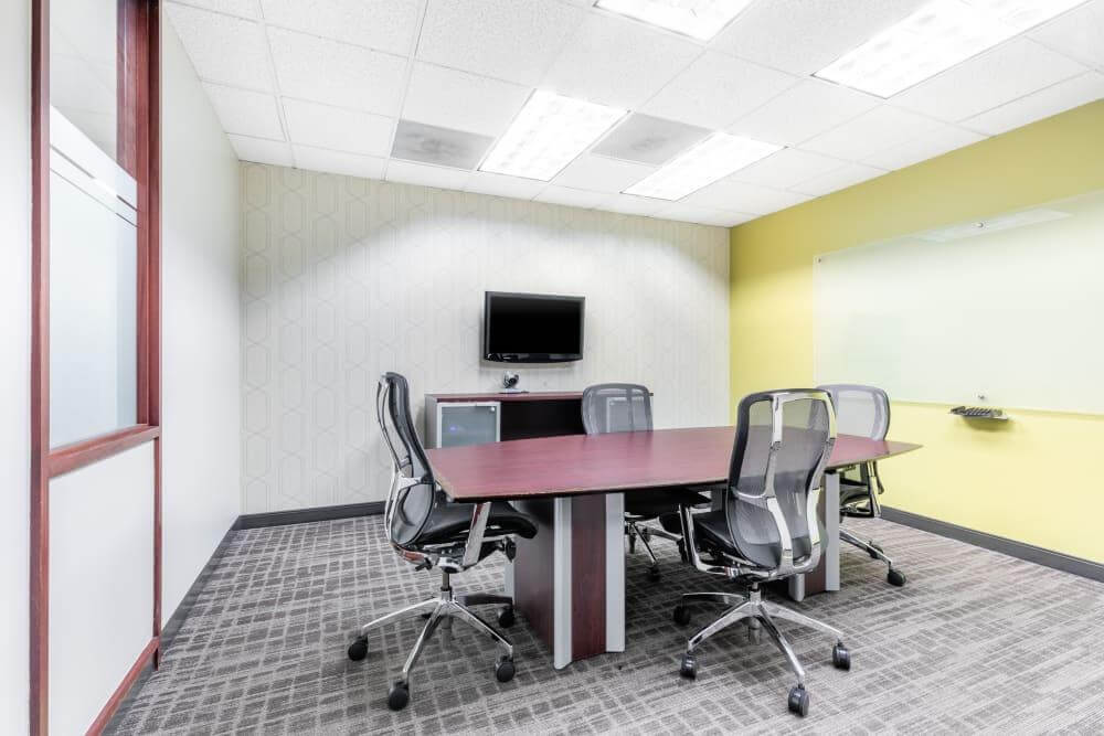 WA, Seattle - Seattle City - Photo 4 WA, Seattle - Seattle City office space - View 4 in Seattle - internet, office_cleaning, breakout_areas