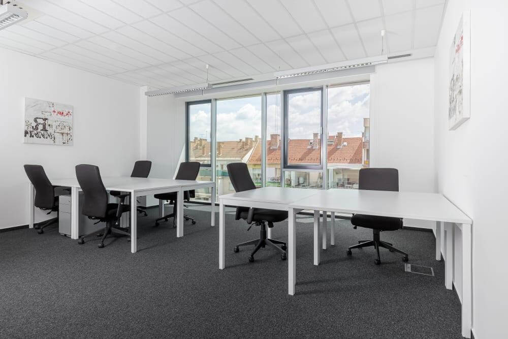 BUDAPEST, Ujbuda Allee Corner - Photo 2 BUDAPEST, Ujbuda Allee Corner office space - View 2 in Budapest - internet, office_cleaning, breakout_areas