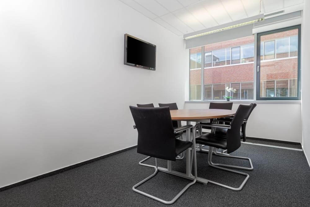 BUDAPEST, Ujbuda Allee Corner - Photo 4 BUDAPEST, Ujbuda Allee Corner office space - View 4 in Budapest - internet, office_cleaning, breakout_areas