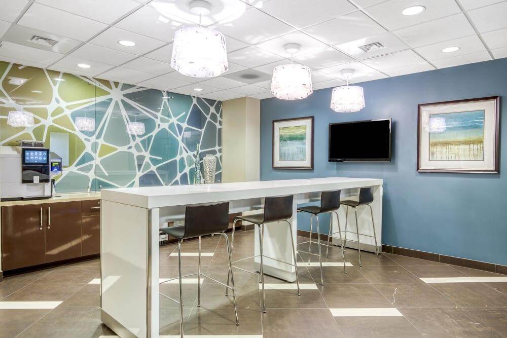 MD, Hunt Valley - International Circle office space - View 5 in Cockeysville - internet, office_cleaning, breakout_areas