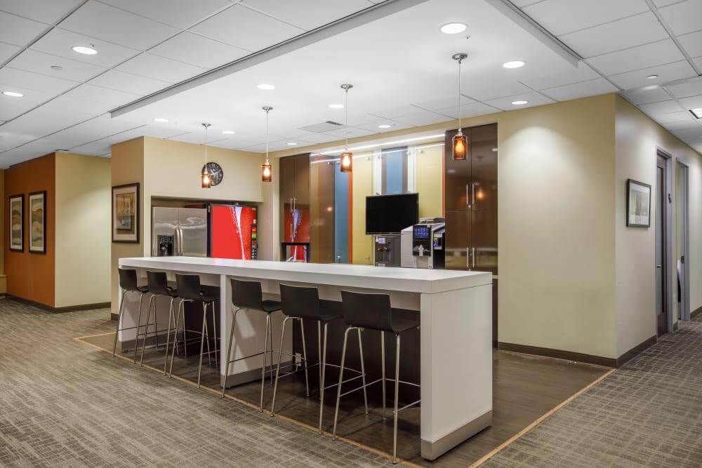 NY, New York City - Americas Tower office space - View 6 in New York - internet, office_cleaning, breakout_areas