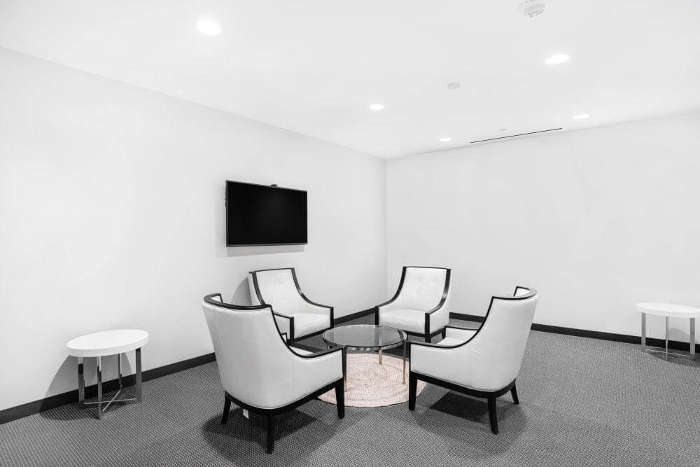 CA, Woodland Hills - Trillium Towers Center office space - View 5 in Los Angeles - internet, office_cleaning, breakout_areas