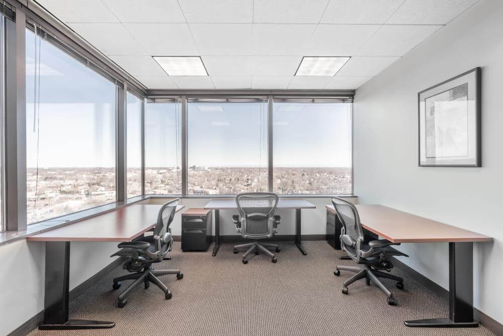 IL, Schaumburg - 1600 Corporate Centre (HQ) - Photo 5 IL, Schaumburg - 1600 Corporate Centre (HQ) office space - View 5 in Rolling Meadows - internet, office_cleaning, breakout_areas