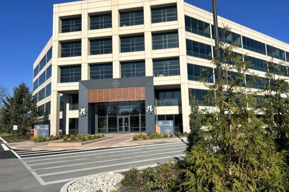 IN, Indianapolis - Parkwood Crossing Center - Office space in Indianapolis, Indiana