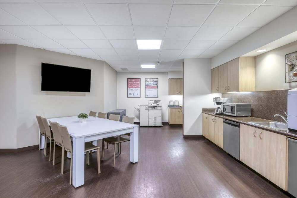 MI, Troy - Troy Liberty Center - Office space in Troy, Michigan