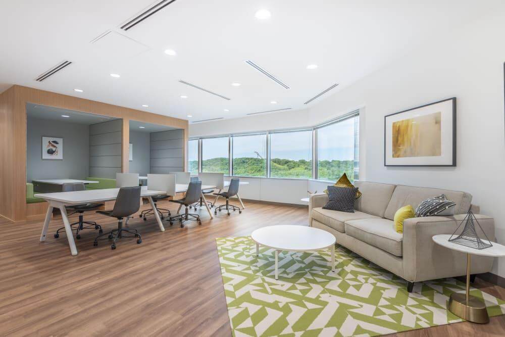 MN, Bloomington - Normandale Lake (HQ) office space - View 2 in Minneapolis - internet, office_cleaning, breakout_areas