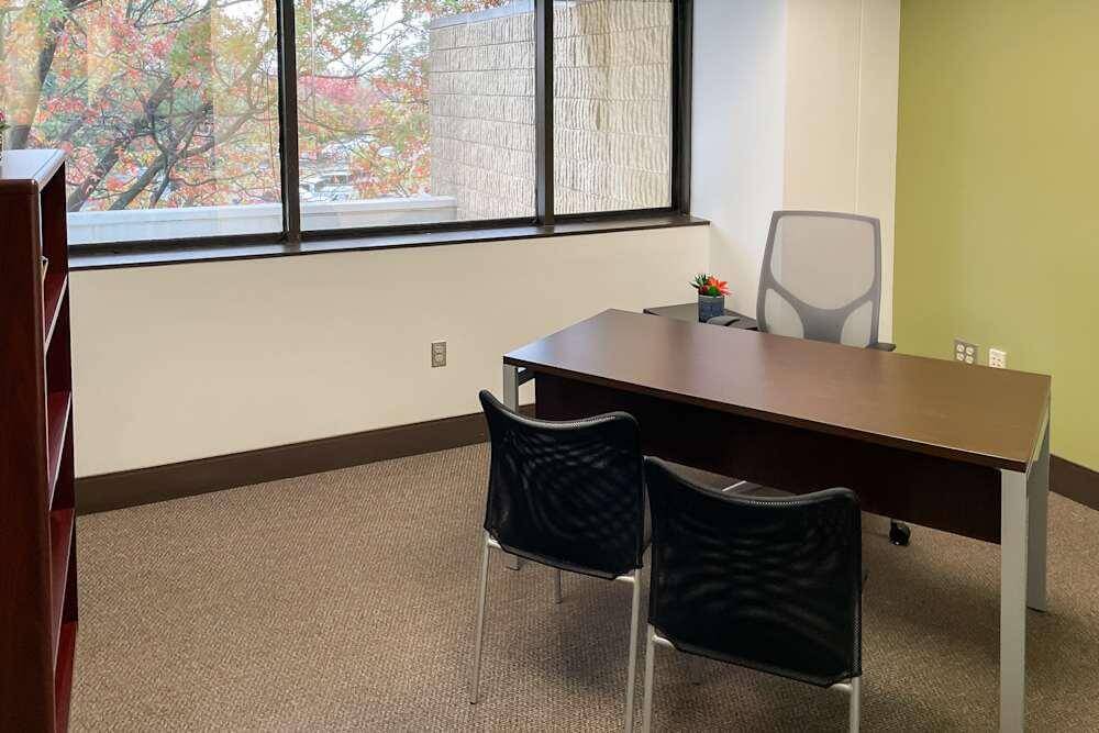 PA, Pittsburgh - Foster Plaza office space - View 4 in Pittsburgh - internet, office_cleaning, breakout_areas