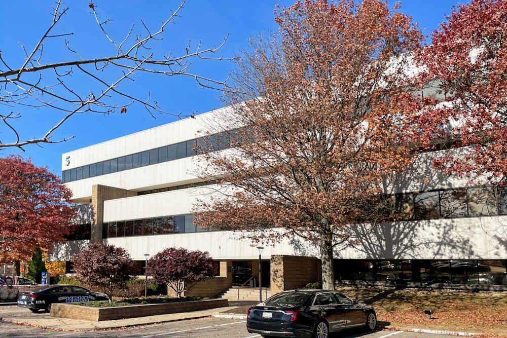 PA, Pittsburgh - Foster Plaza office space - View 3 in Pittsburgh - internet, office_cleaning, breakout_areas