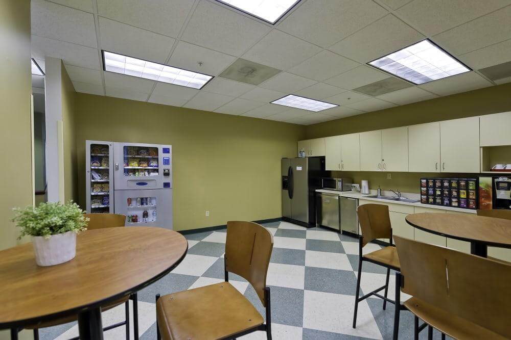 FL, Orlando - Pembrook Commons (HQ) office space - View 3 in Orlando - internet, office_cleaning, breakout_areas