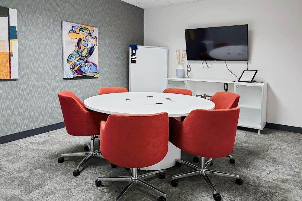 NC, Raleighdurham - RTP Imperial - Photo 4 NC, Raleighdurham - RTP Imperial office space - View 4 in Durham - internet, office_cleaning, breakout_areas