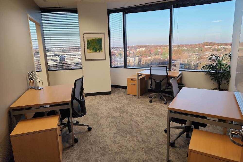 VA, Fairfax - Fair Oaks (HQ) office space - View 6 in Fairfax - internet, office_cleaning, breakout_areas