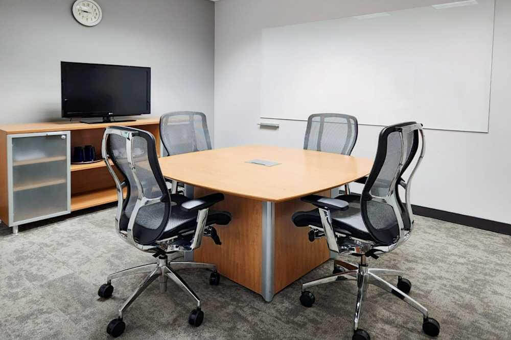 VA, Fairfax - Fair Oaks (HQ) office space - View 2 in Fairfax - internet, office_cleaning, breakout_areas