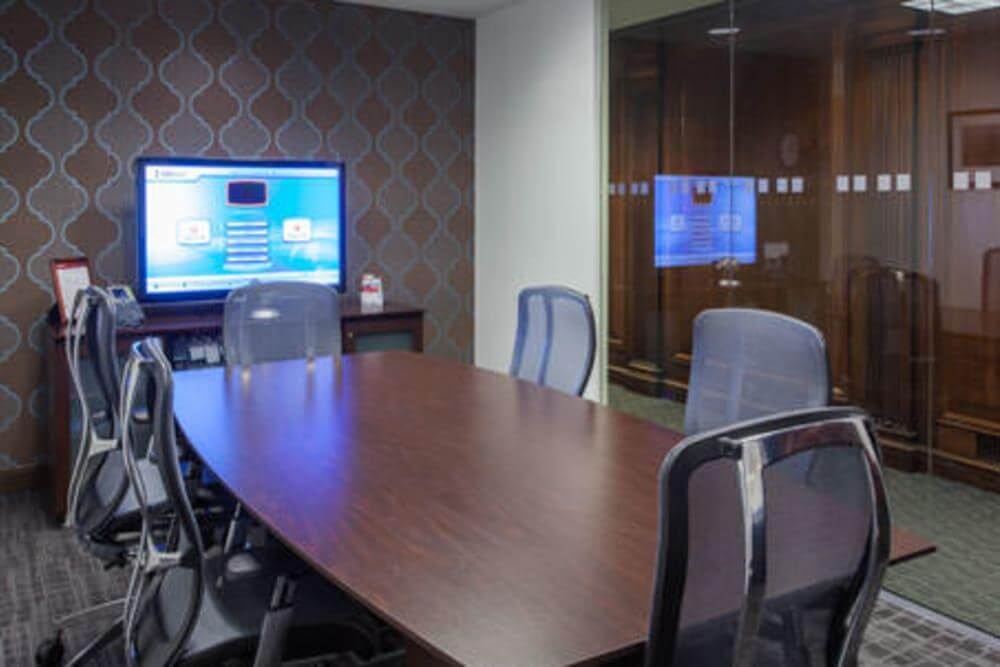 NY, New York City - Chrysler Building office space - View 2 in New York - internet, office_cleaning, breakout_areas