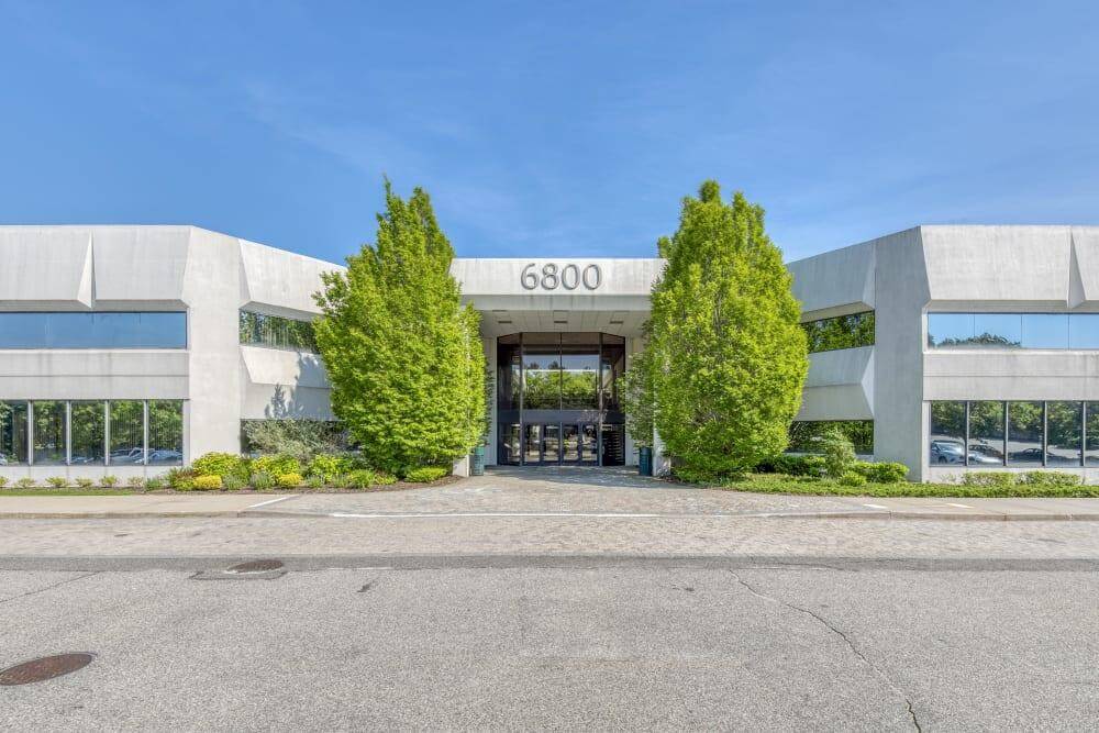 NY, Syosset - Syosset (HQ) office space - View 4 in Syosset - internet, office_cleaning, breakout_areas