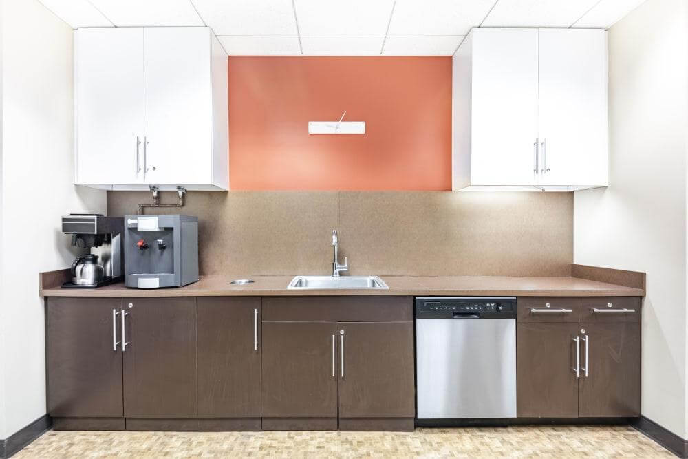 NY, Uniondale - Rexcorp Plaza (HQ) office space - View 3 in Uniondale - internet, office_cleaning, breakout_areas