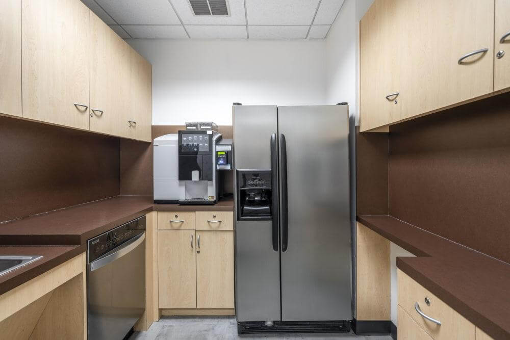 NJ, Newark - One Gateway (HQ) office space - View 4 in Newark - internet, office_cleaning, breakout_areas