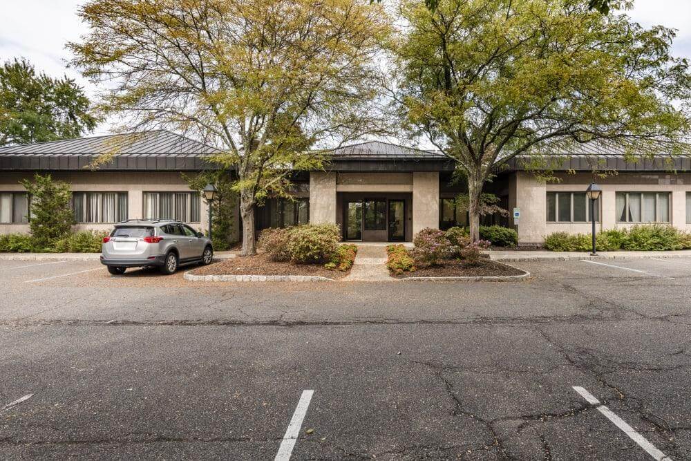 NJ, Bedminster - Bedminster (HQ) office space - View 3 in Bedminster - internet, office_cleaning, breakout_areas