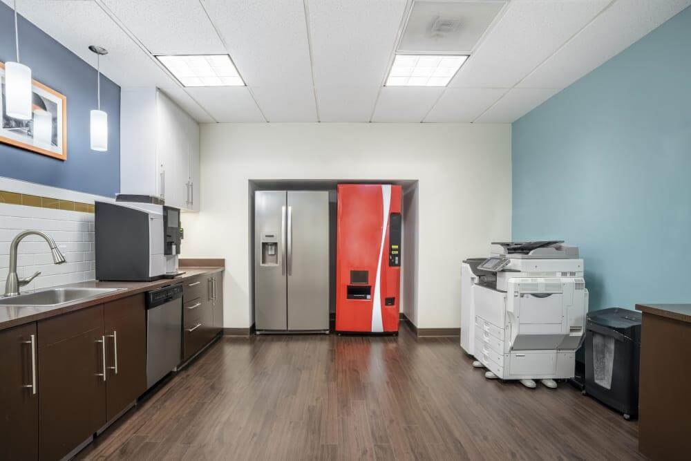 CO, Denver - DTC Corporate Center III office space - View 4 in Denver - internet, office_cleaning, breakout_areas