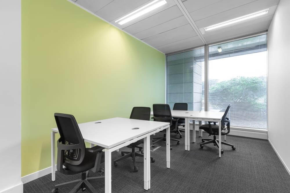 HEMEL HEMPSTEAD, Breakspear Park office space - View 2 in Hemel Hempstead - internet, office_cleaning, breakout_areas