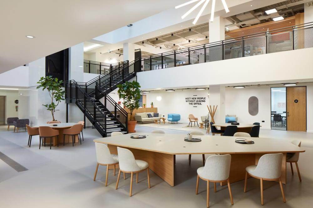 LONDON, LIVERPOOL STREET STATION - Office space in London, England